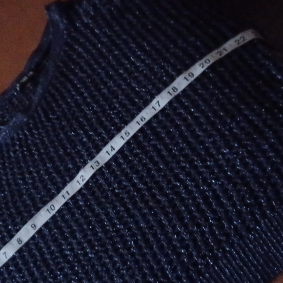 💙🌺Express Black Sparkly Knit Top - Picture 3 of 13